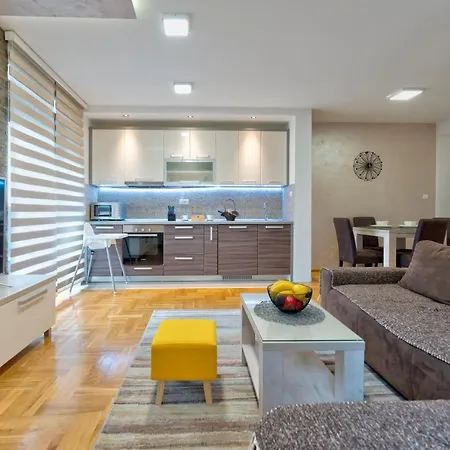 Apartment Golden Dream