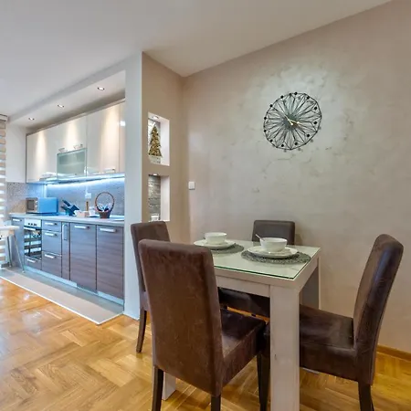 Golden Dream Apartment